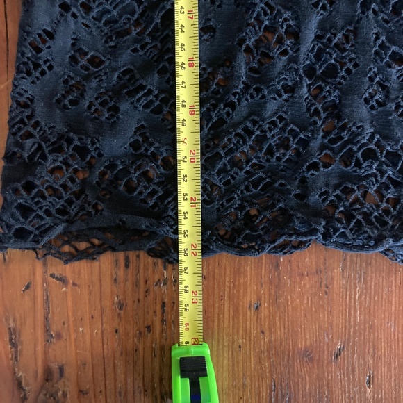 Black Distressed Net Short Sleeve Top by Calvin Rucker - Picture 8 of 10